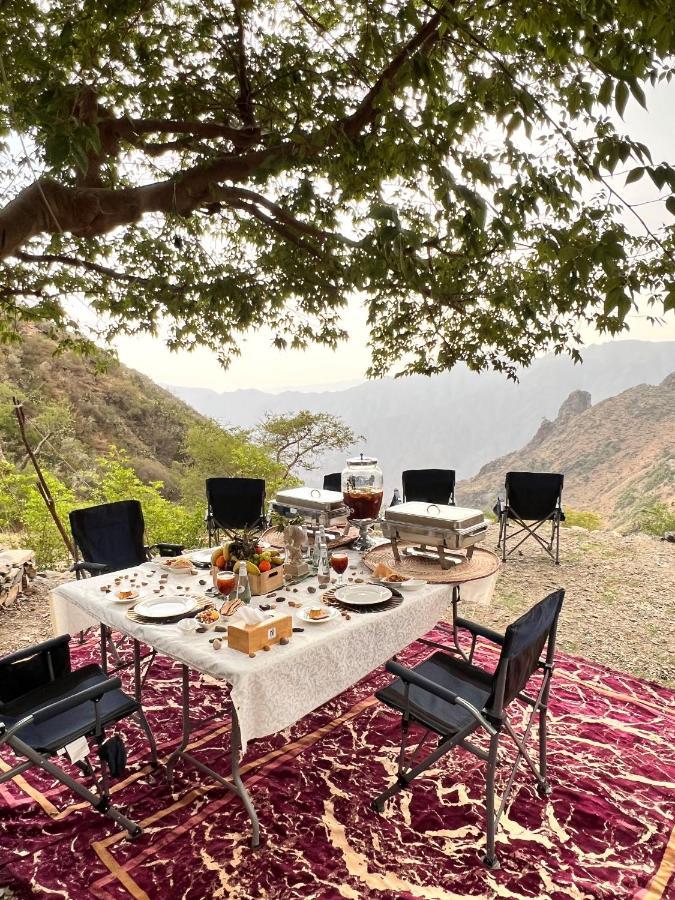Citadines Abha Aparthotel Exterior photo A picnic in the mountains of Oman