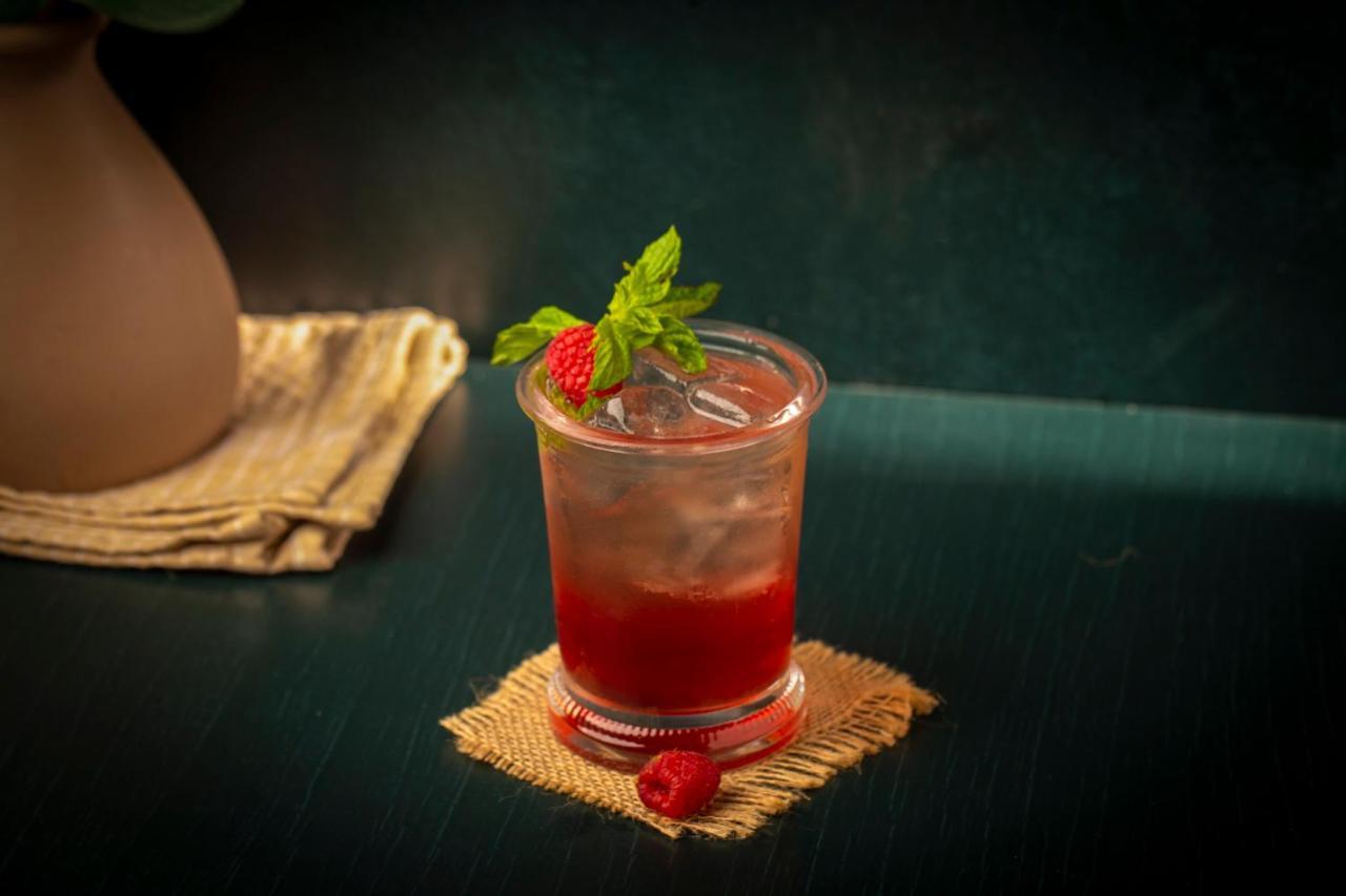 Citadines Abha Aparthotel Exterior photo A strawberry basil smash